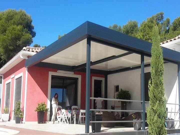 PERGOLE IN ALLUMINIO CON COPERTURA SCORREVOLE